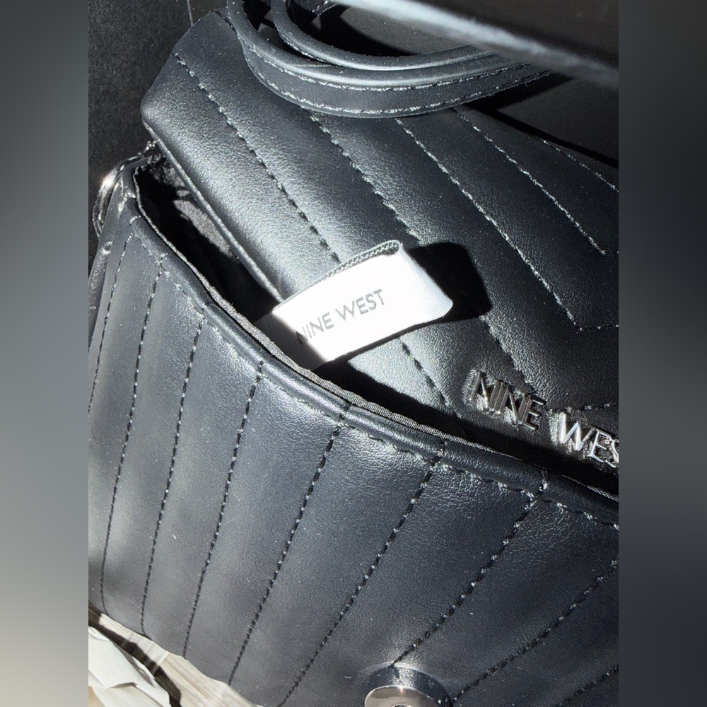 Nine West Sleigh Mini Quilted Crossbody Bag Set – Black – NWT - Picture 6 of 13